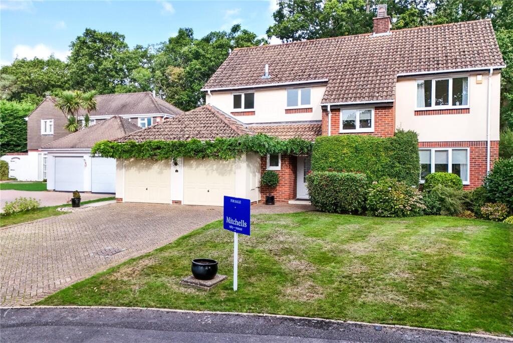 Main image of property: Badgers Copse, New Milton, Hampshire, BH25