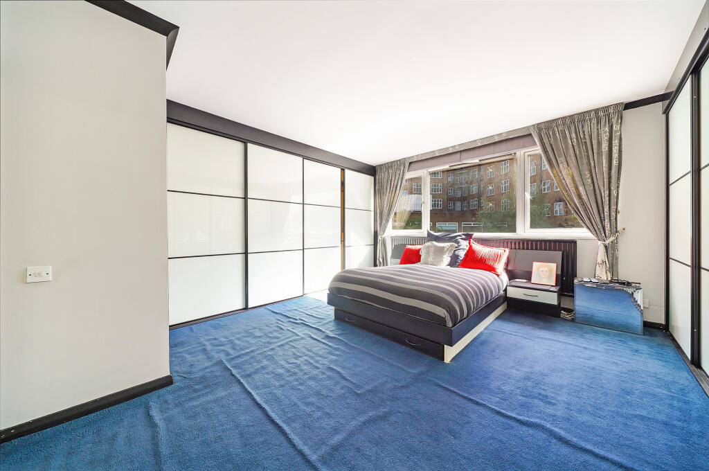 House in London - View 5