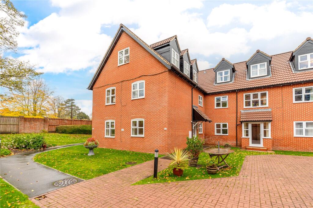 River Park, Marlborough, Wiltshire, SN8 photo 3