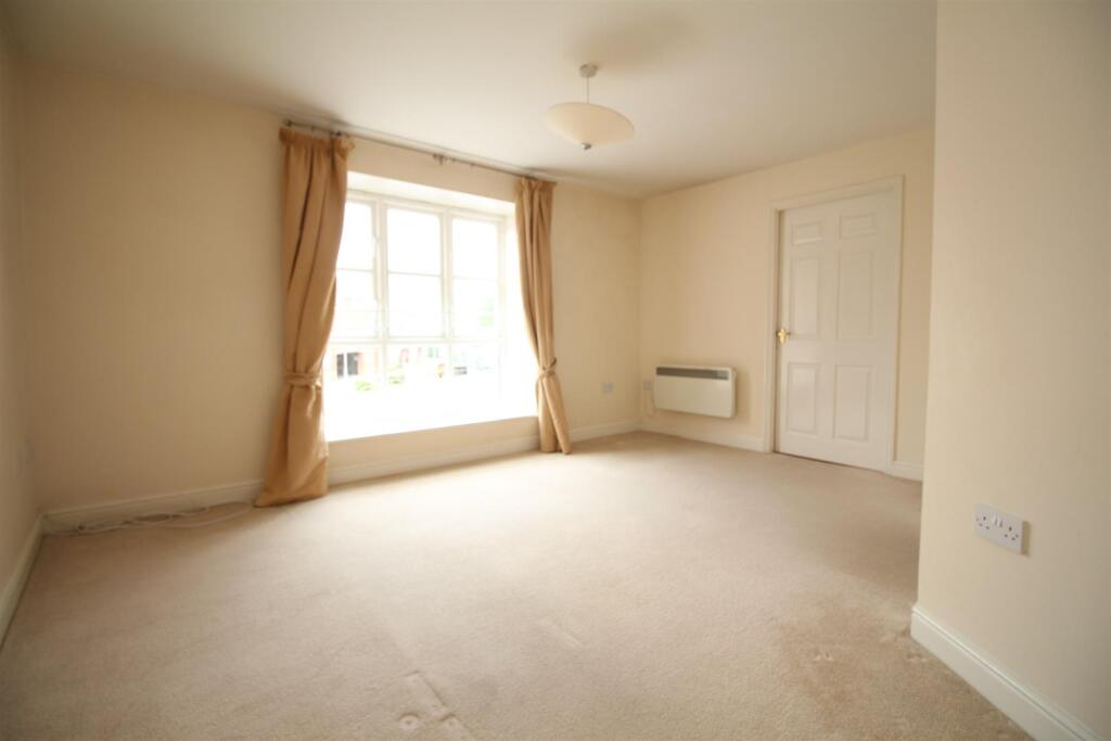 Apartment in Tonbridge - View 4