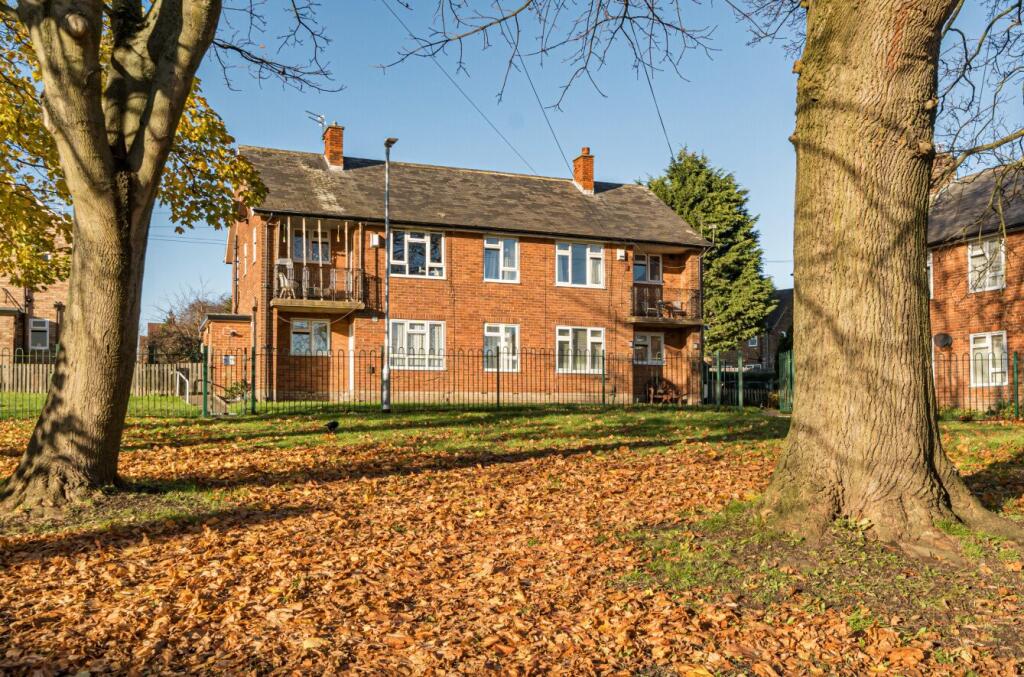 2-bed flat on Landseer Road, Leeds, West Yorkshire, LS13, £109,000