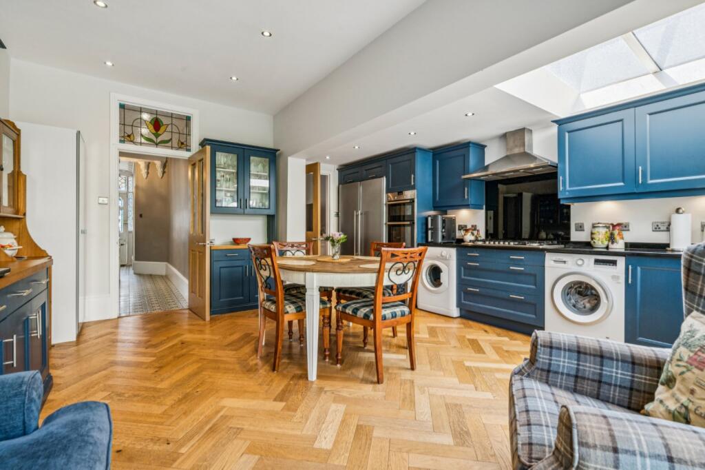 House in Twickenham - View 5