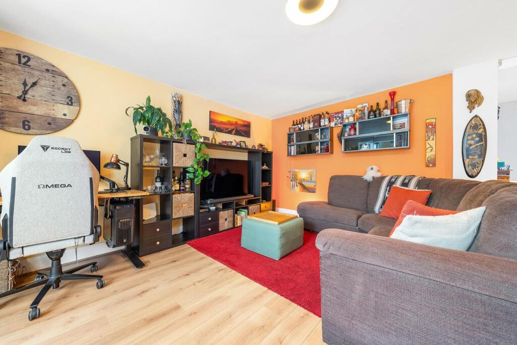 Apartment in London, Stockwell Park, Stockwell - More