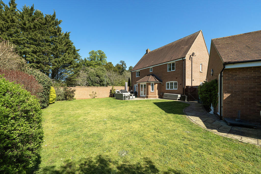 Pavilion Gardens, Aston Clinton - View 4
