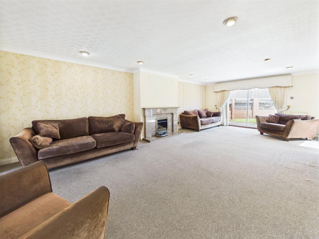 Westend Parade, Gloucester, Gloucestershire, GL1 photo 2