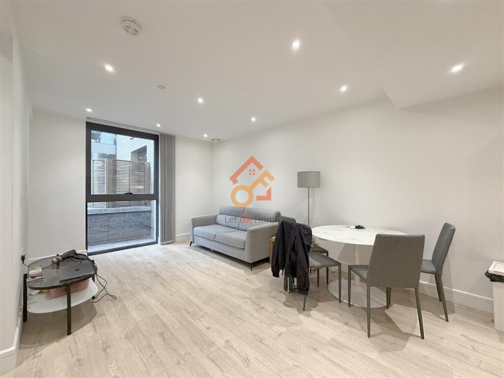 Main image of property: Neroli House, 14 Piazza Walk, London E1