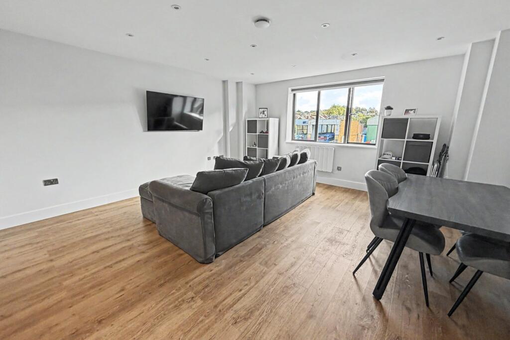 Apartment in Salisbury, Wyndham Park - View 3