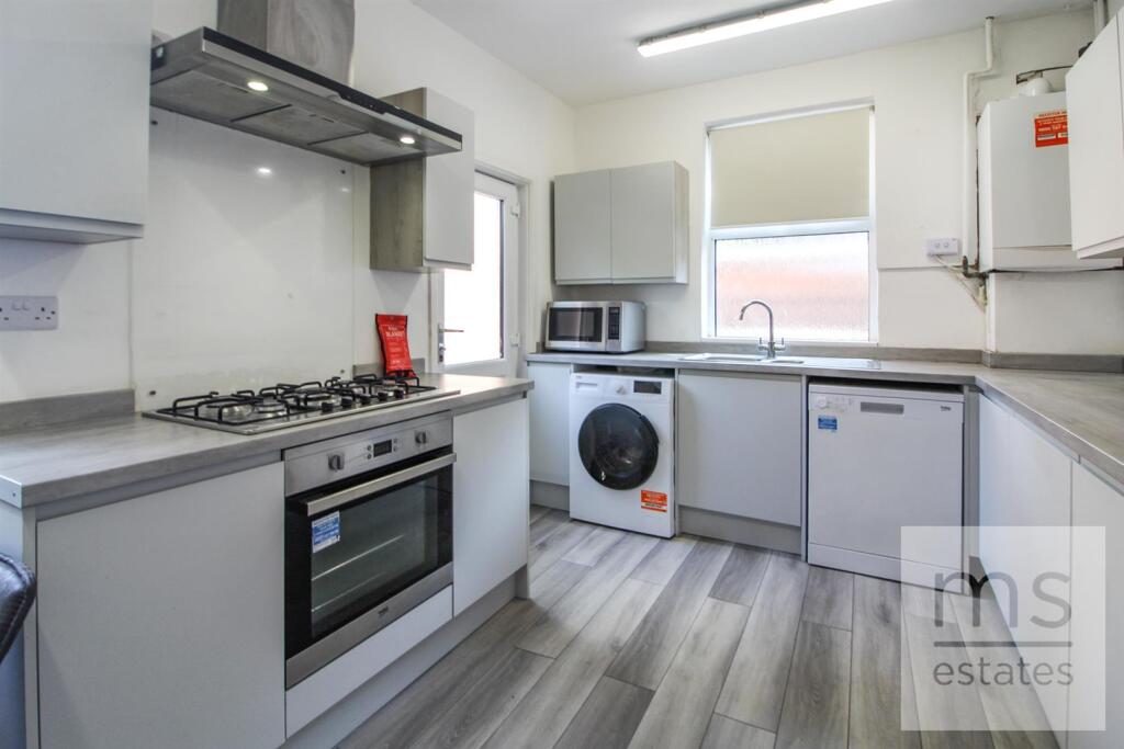 Main image of property: BILLS INCLUDED £130pppw Rolleston Drive, Lenton, Nottingham