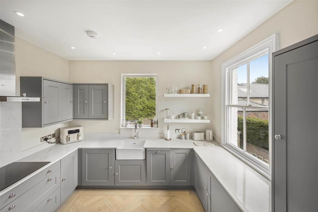 Heald Road, Bowdon, WA14 photo 3