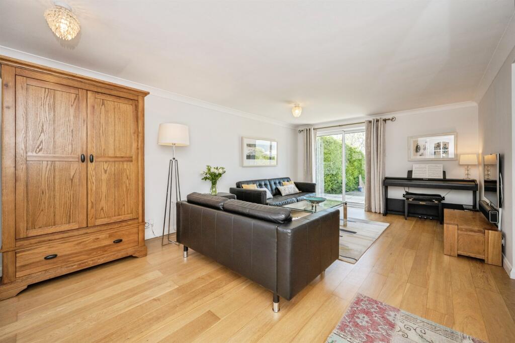 House in Wendover, Buckinghamshire - View 3