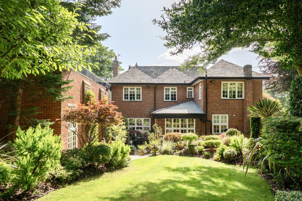 Main image of property: Menlove Avenue, Liverpool, L25