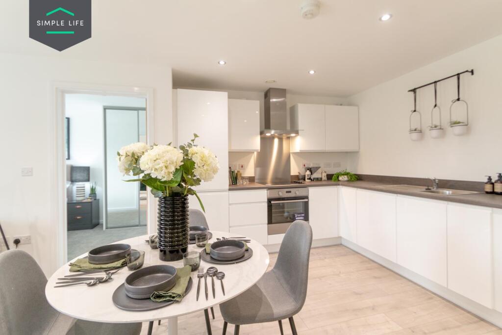 Apartment in Salford, Greater Manchester - View 4
