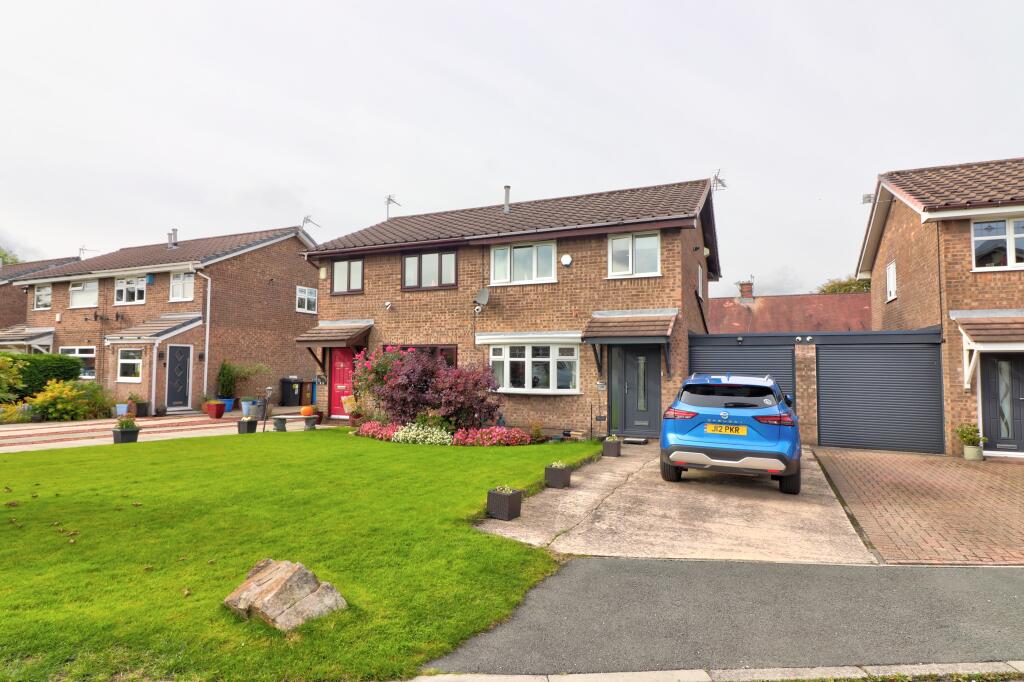 3-bed semi-detached on Bullcote Green, Oldham, OL2, £240,000
