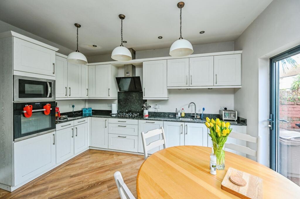 Kingsway, Waterloo, Liverpool, Merseyside, L22 photo 3