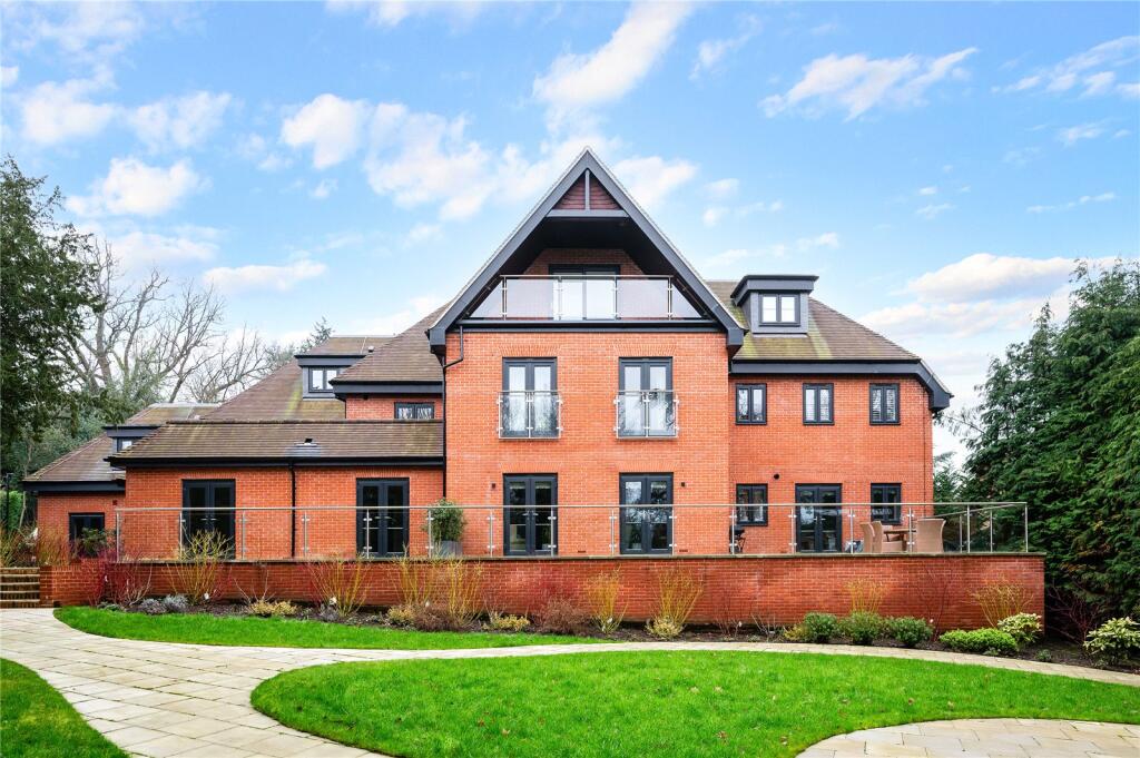 Main image of property: Green Hedges, Westerham Road, Oxted, Surrey, RH8