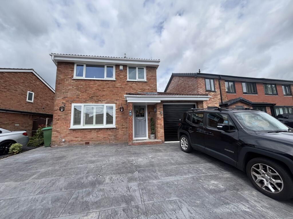 Main image of property: 16 Redwood, Chadderton, OL9 9TG