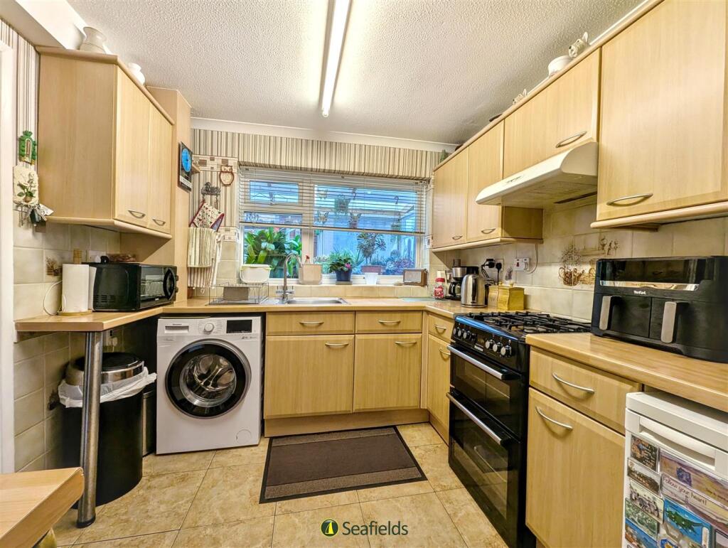 House in Ryde, Oakfield - View 4