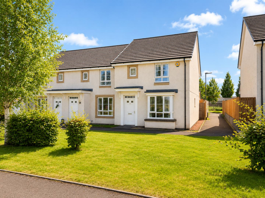 3-bed terraced on Tom Mccabe Gardens, Hamilton, £229,995