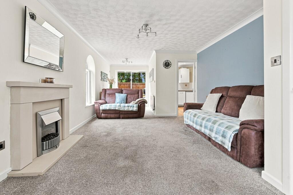 House in Worcester - View 5