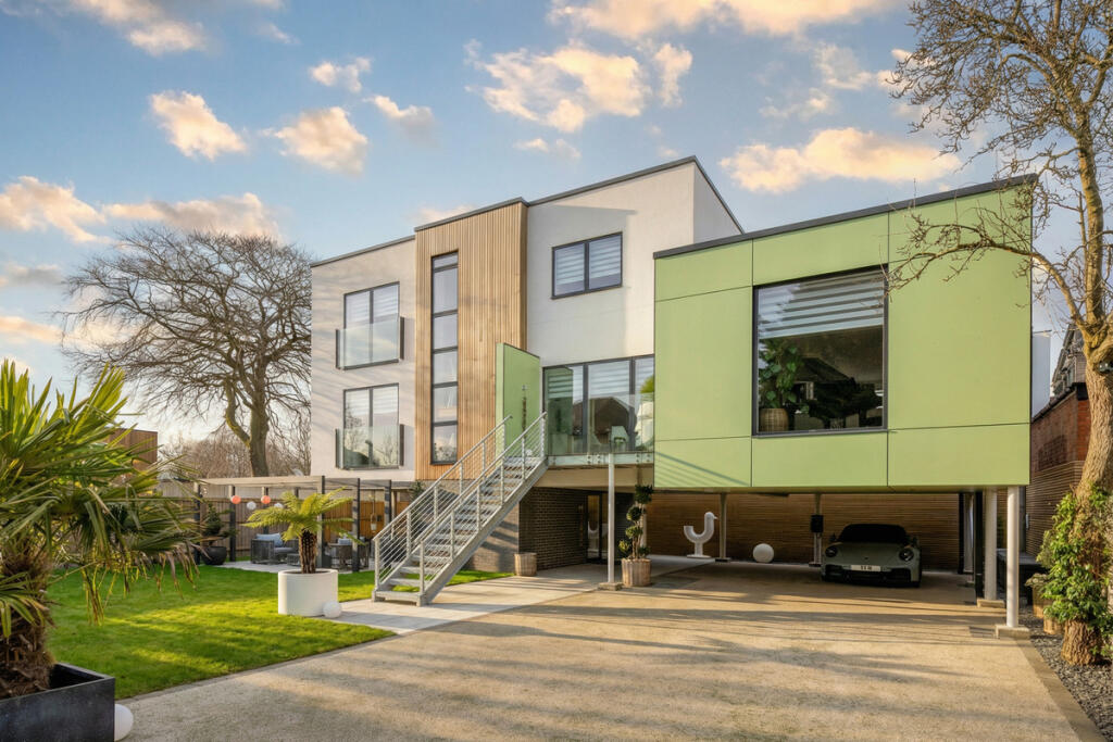 Main image of property: West Bridgford, Nottingham NG2