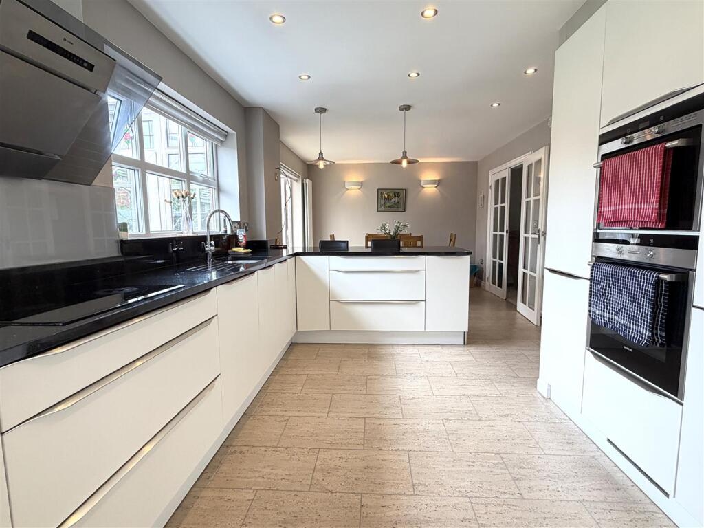 Dunlin Drive, Lytham photo 2