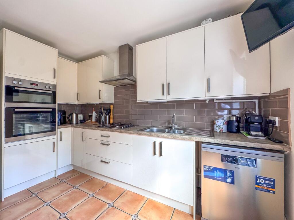 House in Bristol, Woodhill - More