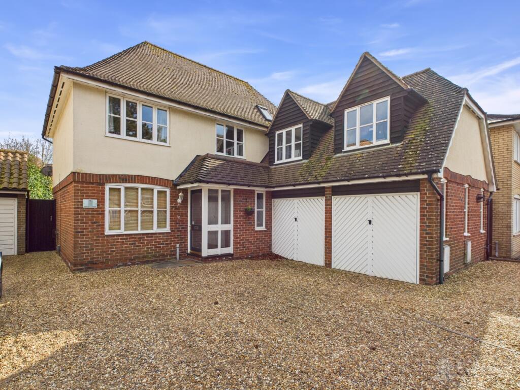 Main image of property: Felsham Chase, Burwell CB25 0JP