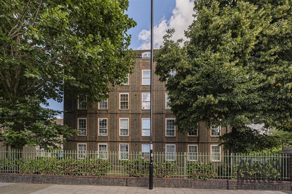 Main image of property: Hazelwood House, Surrey Quays, SE8