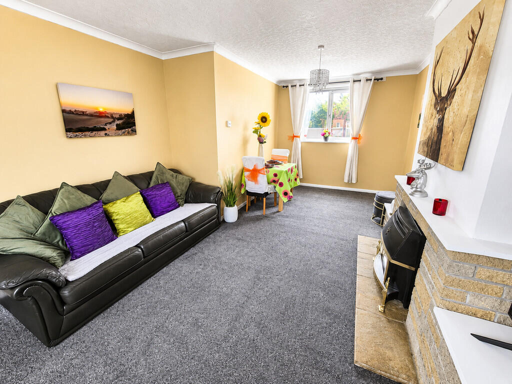 Walnut Avenue, Weaverham, Northwich photo 4