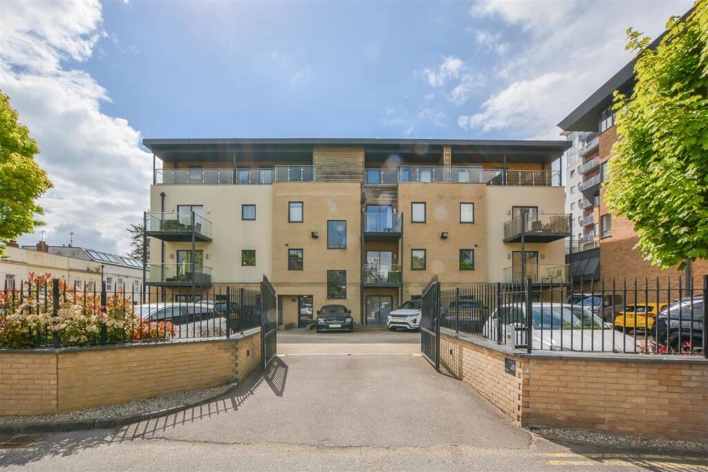 Main image of property: New Road, Brentwood