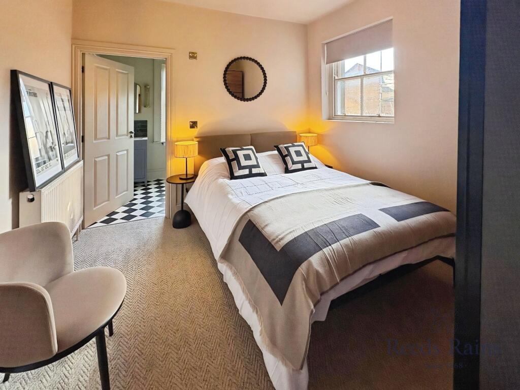 Apartment in Liverpool - More