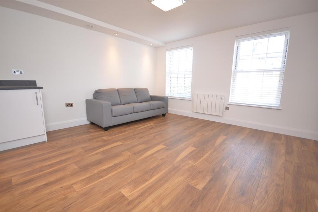 Main image of property: Oxford Road, Reading, Berkshire