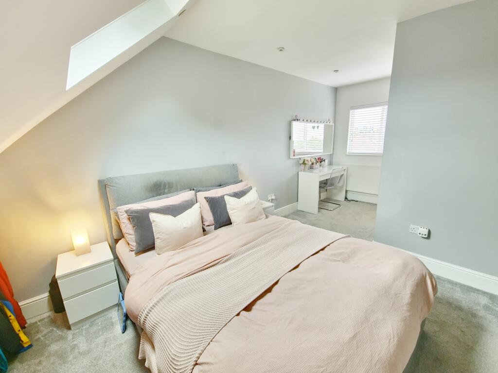 Parkfield Avenue, Northampton, NN4 photo 3
