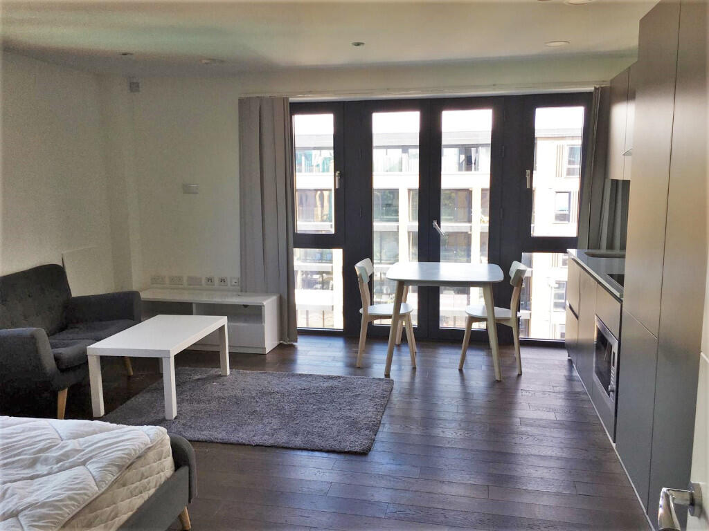 Jessop Court, Brindley Place, Uxbridge, Greater London, UB8 photo 4
