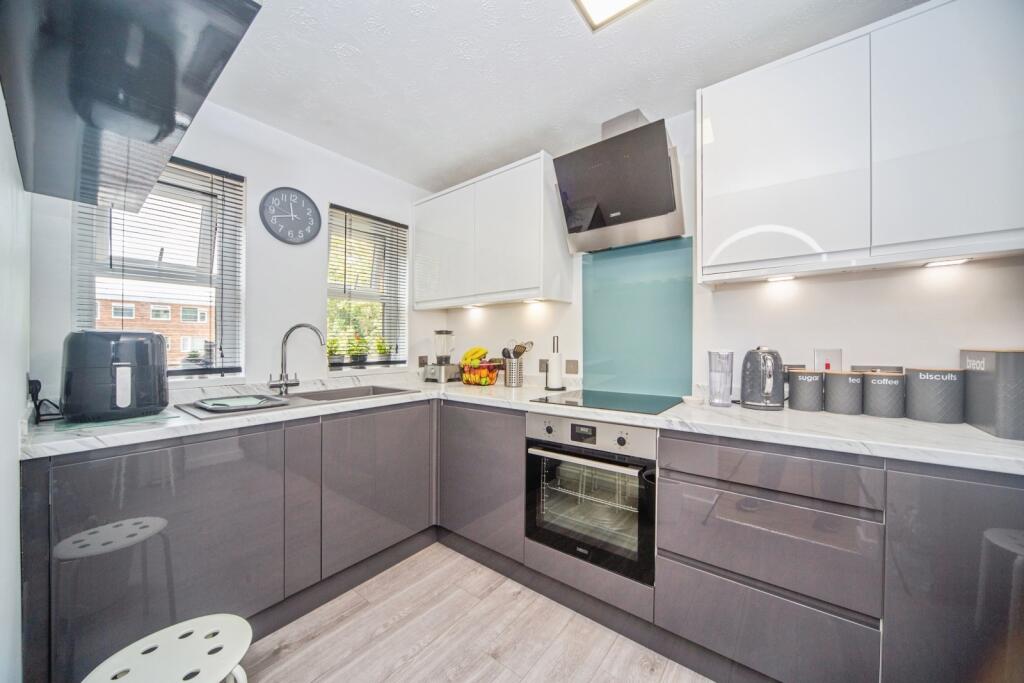 Apartment in Southampton - View 2
