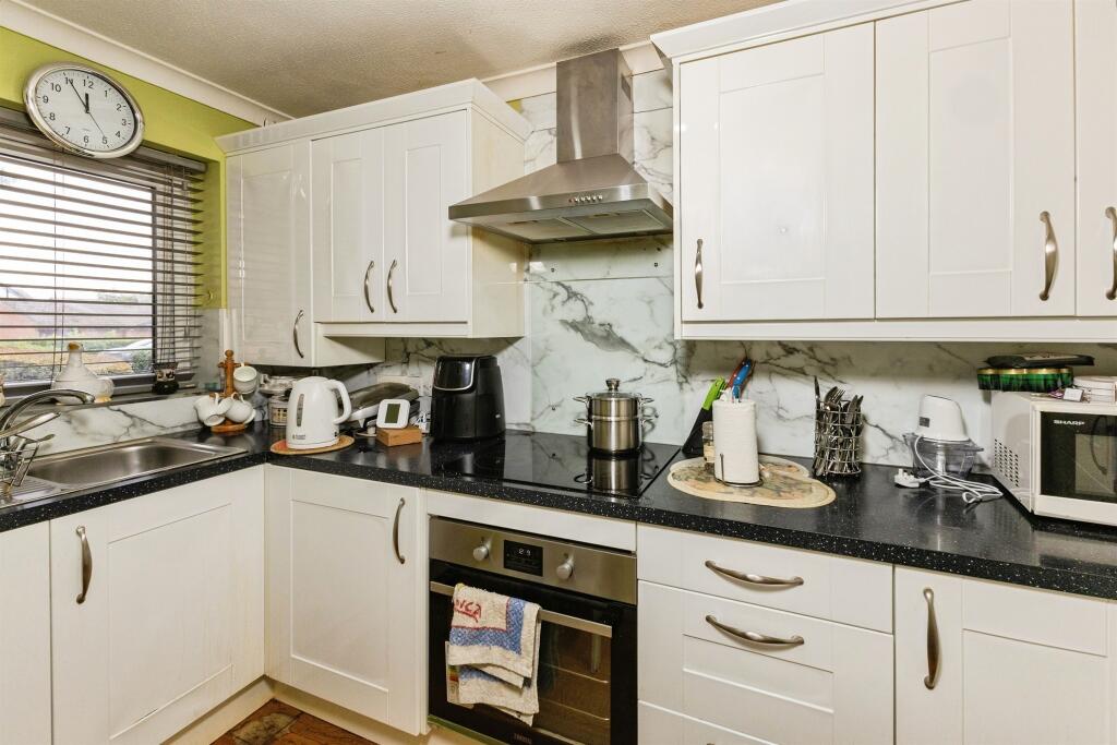 House in Reading, Earley - View 2