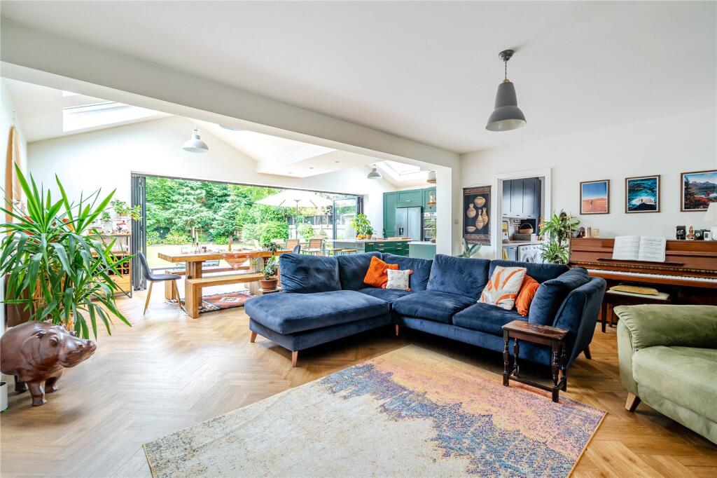 House in Elmbridge, Esher - View 3
