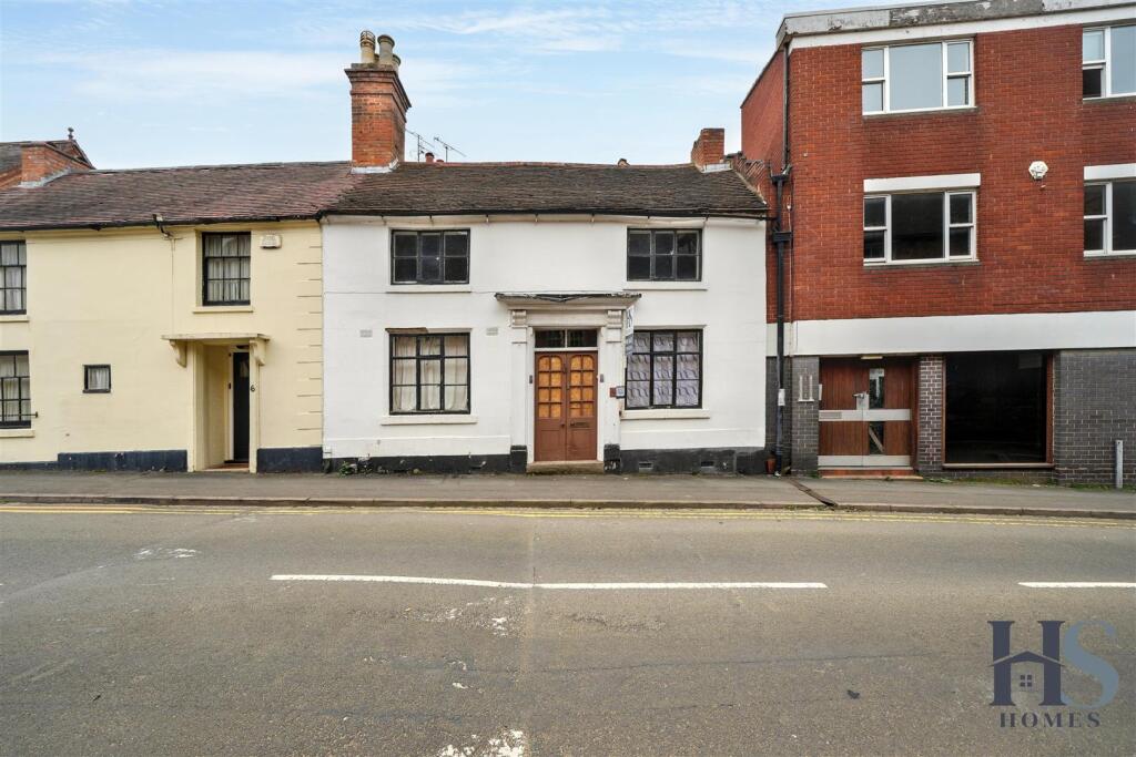 Main image of property: Chapel Street, Warwick