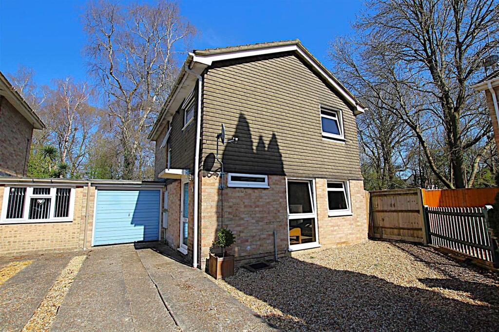 3-bed detached on Denbigh Close, Eastleigh, £375,000