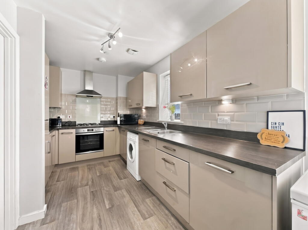 House in Cardiff, Trowbridge - View 5
