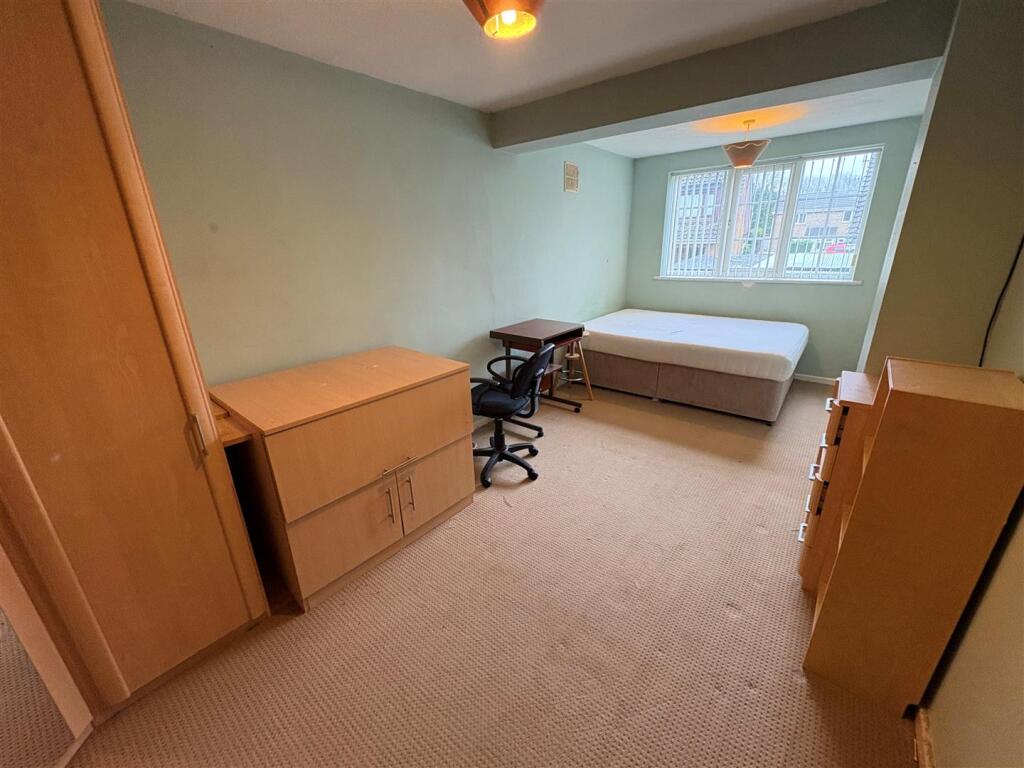 Additional image 11 of Hunters Park Avenue, Clayton, Bradford