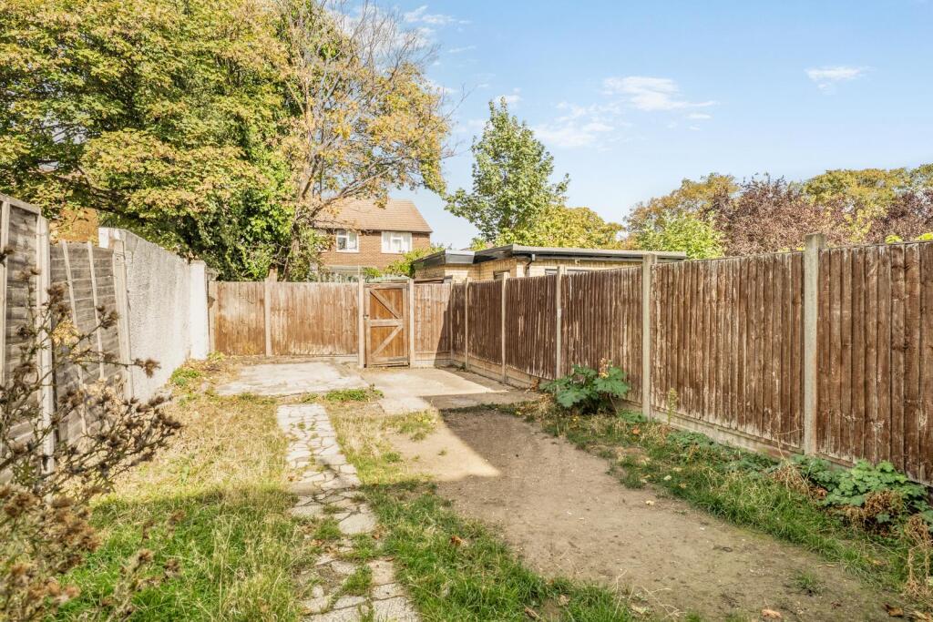 House in Enfield - More