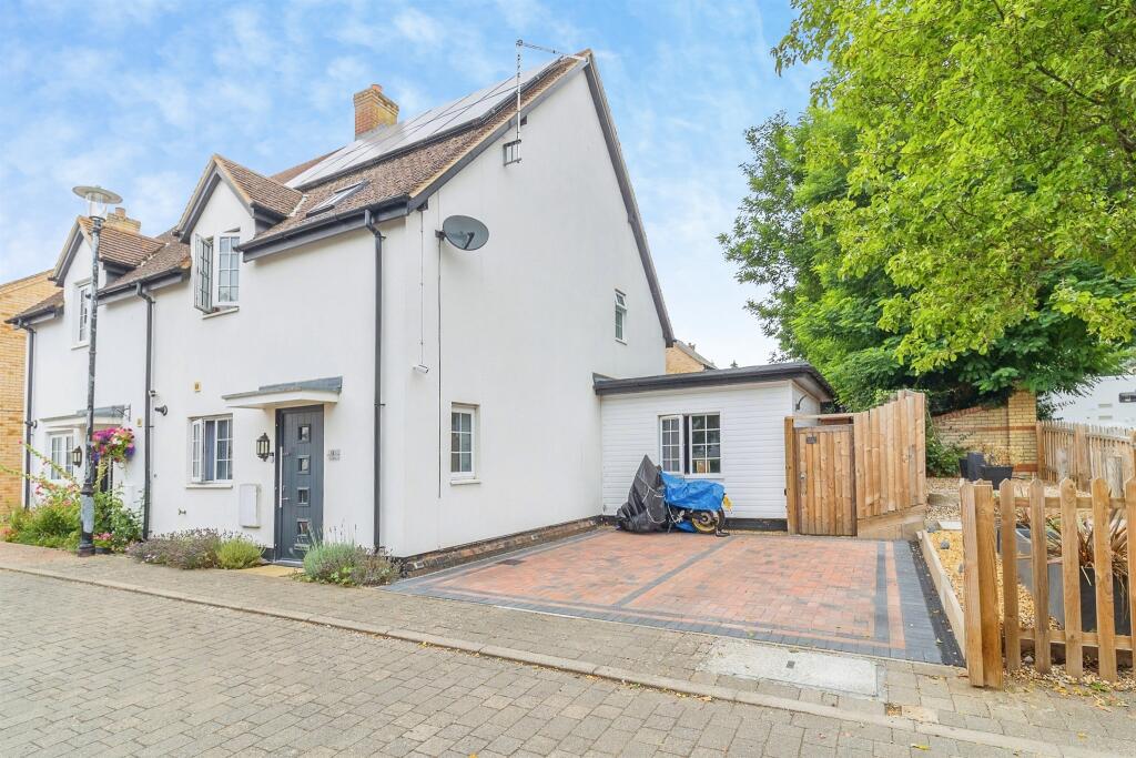 House in Silsoe, Central Bedfordshire - View 4
