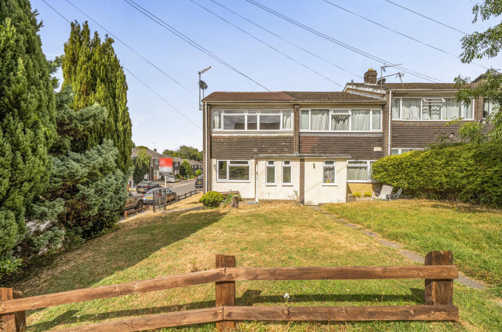 Main image of property: Falkland Garth, Newbury, RG14