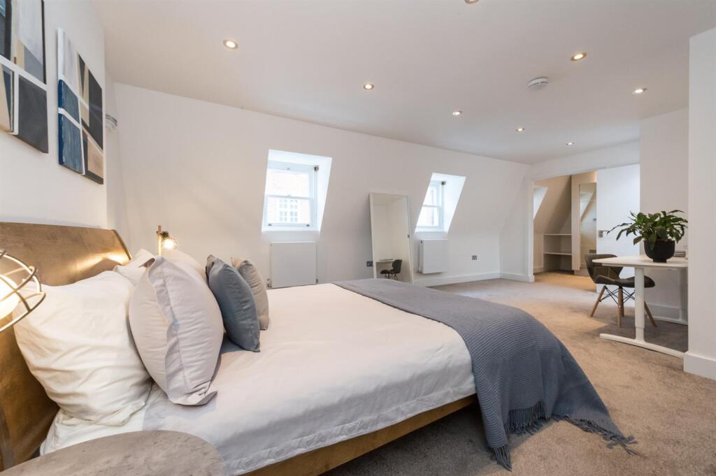 Phillimore Walk London, W8 Kensington & Chelsea - View 3