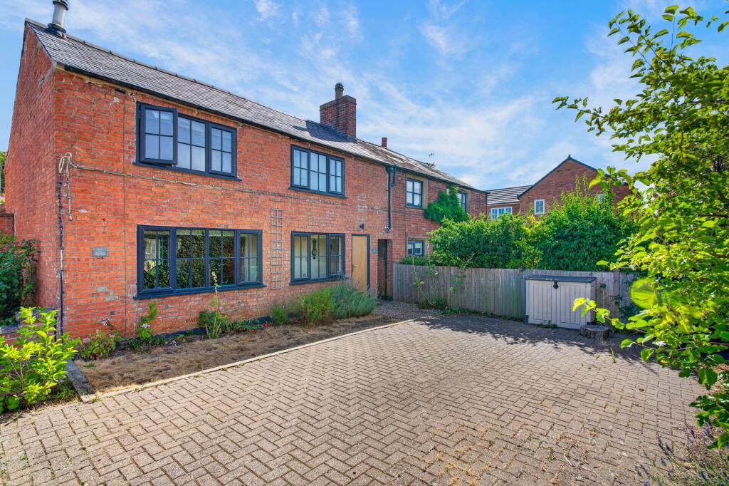 3-bed house on Butt Lane, Husbands Bosworth, £299,950