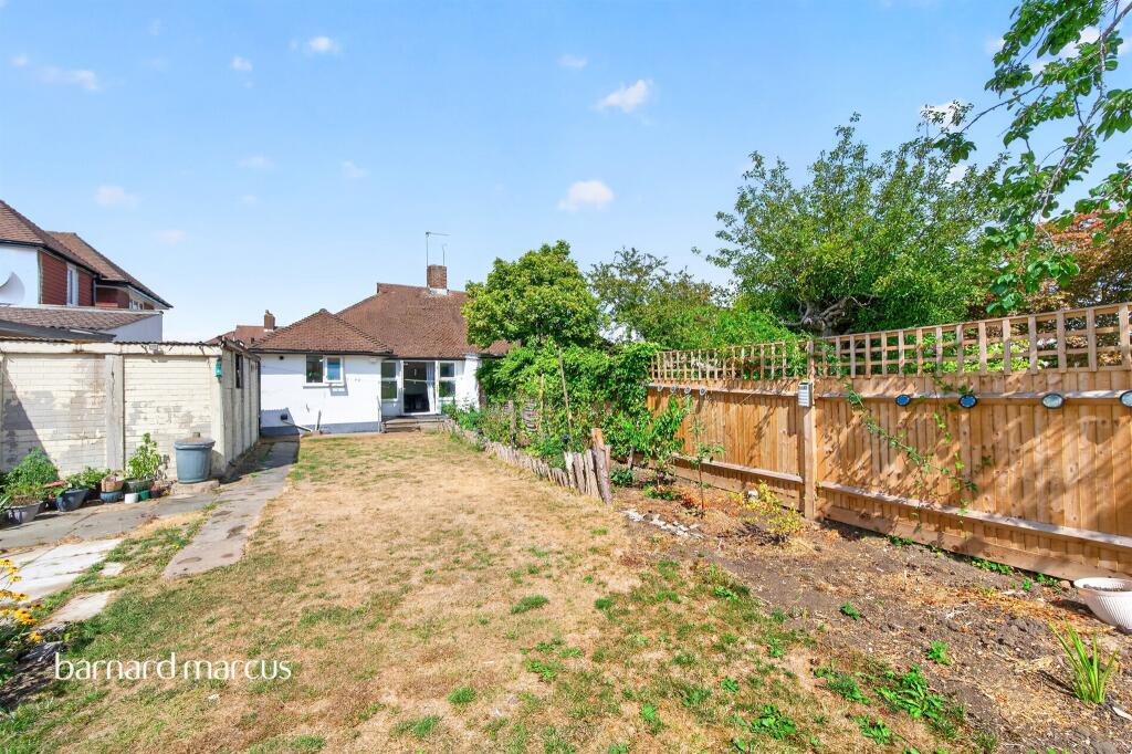 House in London, Royal Borough of Kingston upon Thames - View 3