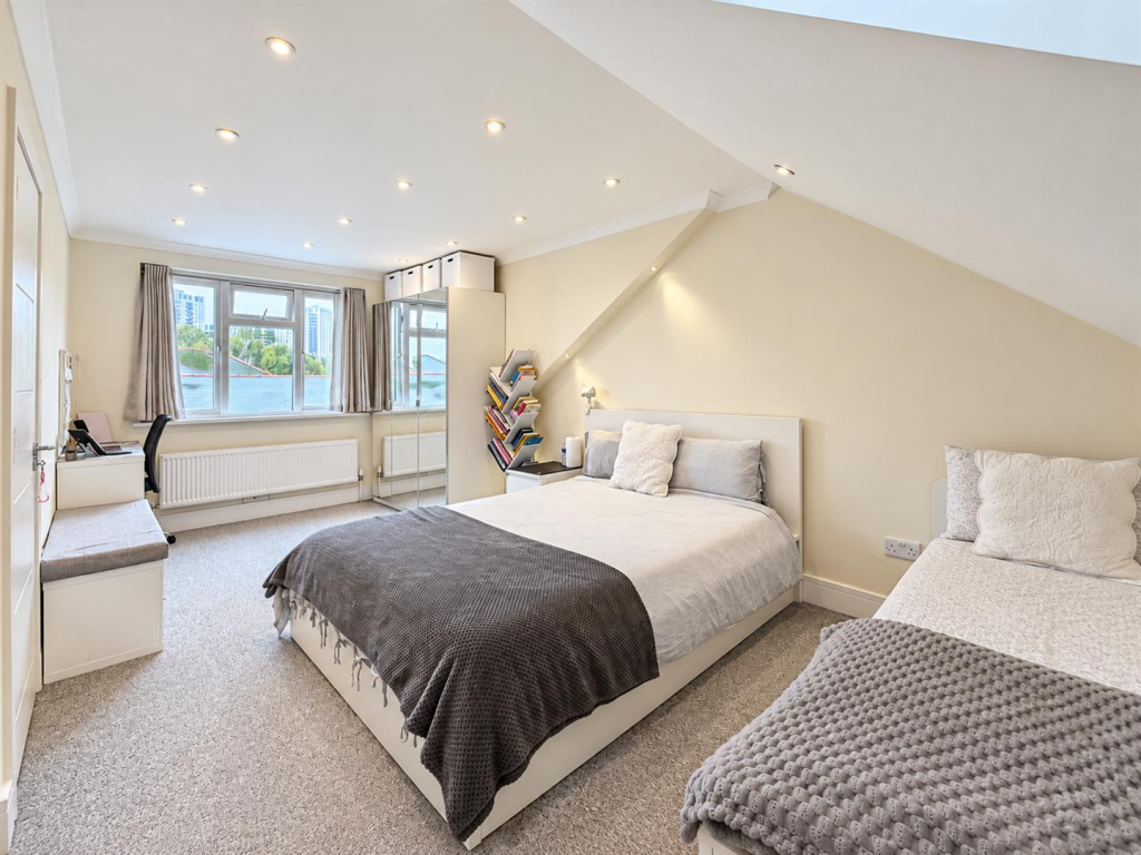 House in London - View 5