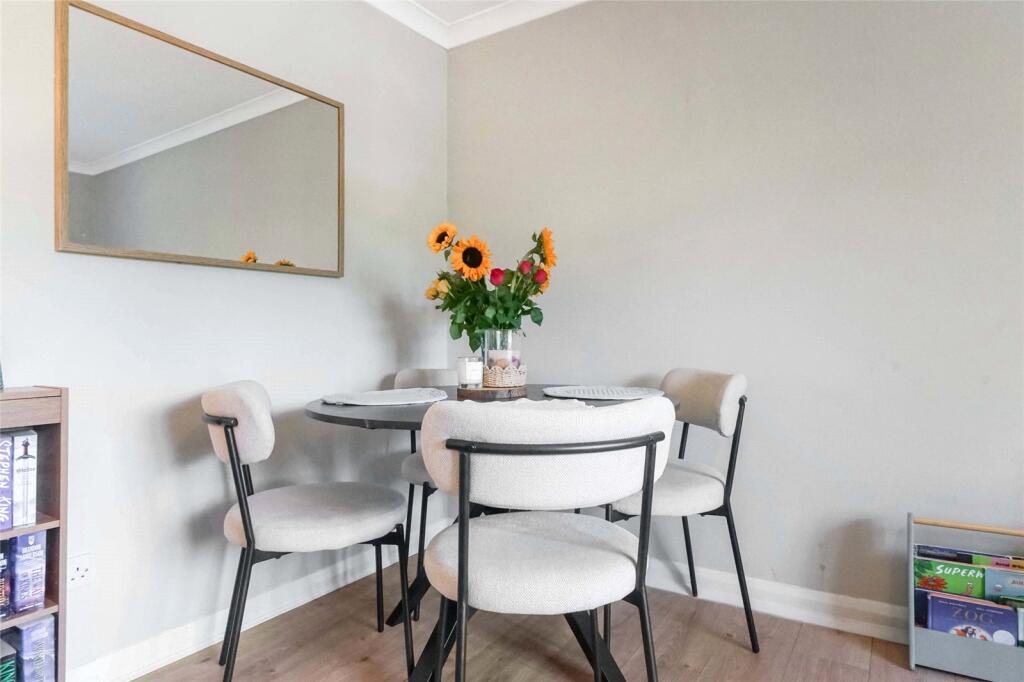 Apartment in Motherwell, South Lanarkshire - More
