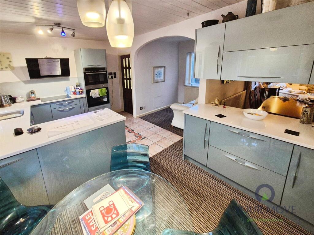 Congleton Road, Biddulph, Stoke-on-Trent, Staffordshire, ST8 photo 4